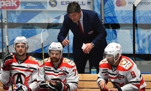 «Была игра равных соперников». Наставник «Автомобилиста» — о психологическом спаде перед матчем с «Барысом»