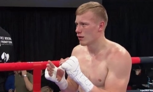 «Канело» жестоко нокаутировал россиянина и стал чемпионом WBO. Видео