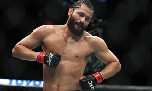 «Мы взорвём PPV». Новая звезда UFC бросил вызов «Канело» после его победы над Ковалевым