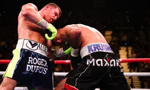 «Невероятно скучный». Мэйвезер раскритиковал Ковалева в бою с «Канело»