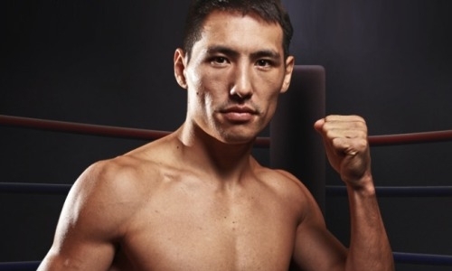 Стало известно, кто покажет бой Жанибека Алимханулы против соперника с 24 победами за титул WBC