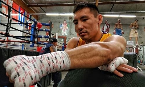 Алимханулы анонсировал прямую трансляцию боя за титулы WBC и WBO