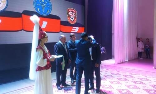 «Арысь» наградили серебряными медалями Второй лиги