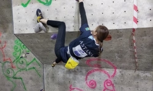 Три казахстанки прошли в финал чемпионата Азии по спортивному скалолазанию