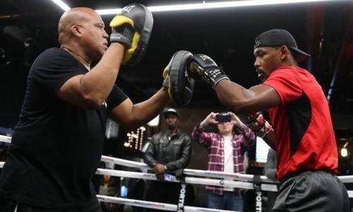 «Деньги меняют людей». Стали известны подробности расставания экс-соперника Головкина с тренером