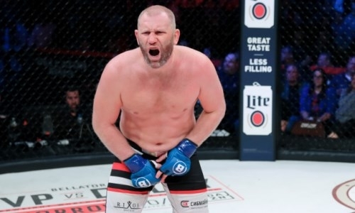 Фаворит повержен. Известного российского бойца нокаутировали на турнире Bellator. Видео