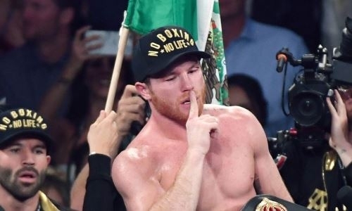 «Канело» необычно отреагировал на вопрос о третьем бое с Головкиным. Видео