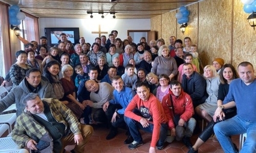 Футболист «Астаны» за свои деньги сделал ремонт в церкви