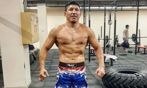 «Стать двойным чемпионом!» Хамитов сообщил детали титульного боя и оценил соперника