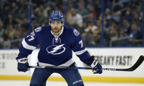 «Один из лучших в НХЛ». В России отметили успехи экс-защитника «Барыса»