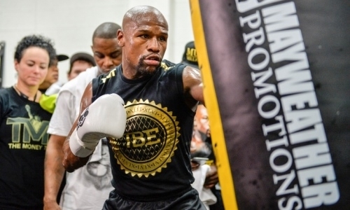 Мэйвезер внезапно анонсировал возвращение на ринг после заявлений об окончательном уходе из бокса