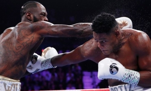 В Сети появились шокирующие судейские записки боя Уайлдер — Ортис перед нокаутом