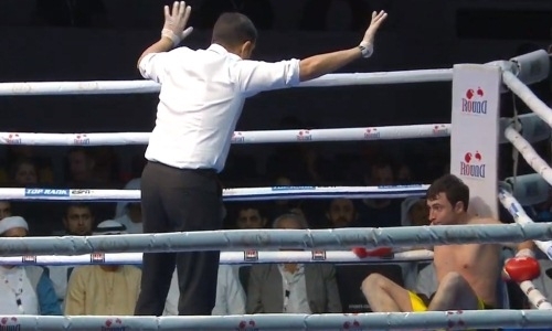 Дебютант мощно нокаутировал грузина в вечере бокса с небитым казахстанцем. Видео