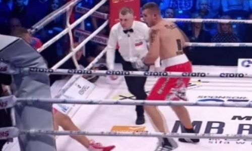 Что-то пошло не по плану. Супертяж нанял гипнотизера, но неожиданно проиграл нокаутом. Видео