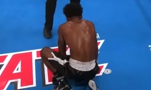 Американского боксера поразило «Молнией» прямо на ринге. Видео нокаута