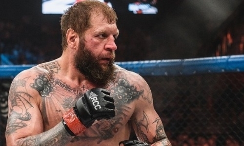 Видео нокаута Емельяненко в первом раунде в бою с самым сильным человеком России