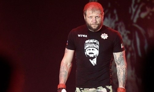 Озвучен гонорар Емельяненко за победу нокаутом над самым сильным человеком России