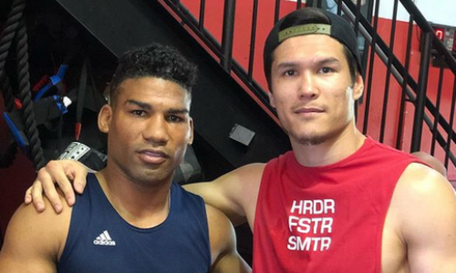 Елеусинов провел спарринг с олимпийским чемпионом и экс-обладателем титулов в трех весах