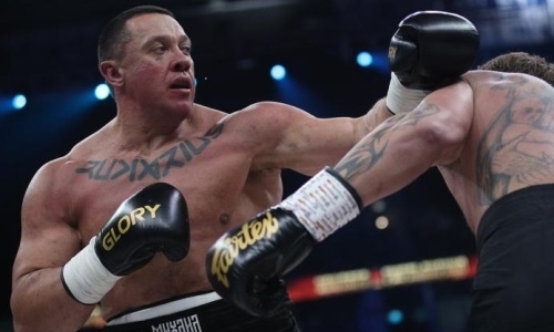 Появилось официальное видео боя Емельяненко — Кокляев с тяжелым нокаутом самого сильного человека России