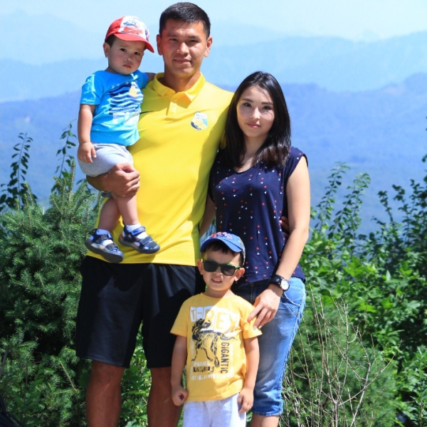 «В Казахстане удивляет тот факт, что каждый год меняются составы команд и руководство». Жена лучшего бомбардира Первой лиги о муже, его кумире, «Каспии» и казахстанском футболе