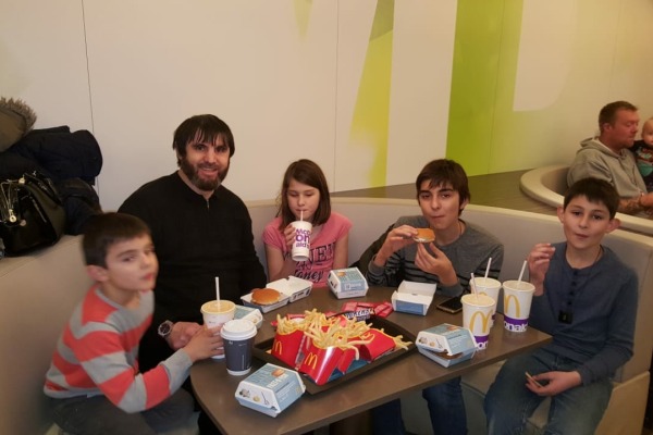 «Жиров и Головкин правильно сделали, что прибыли в США со своими командами». Откровения первого в Америке профи из Казахстана