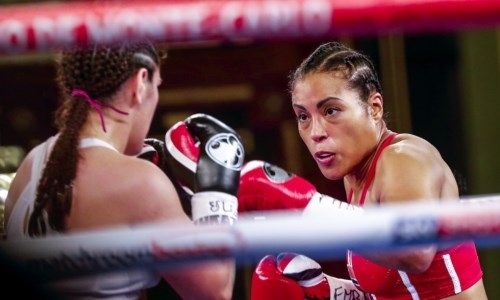 Абсолютная чемпионка мира защитила свои титулы под руководством экс-наставника Головкина. Видео