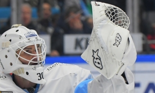 Голкипер «Динамо» после разгрома от «Барыса» покинул расположение команды. Стала известна причина