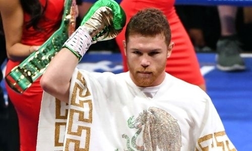 «Канело» сорвется с отпуска ради супербоя за четыре титула чемпиона мира