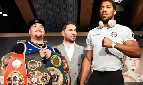 Джошуа и Руис провели дуэль взглядов перед реваншем за четыре пояса чемпиона мира. Видео