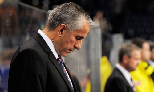 «А тут вдруг...». Наставник «Авангарда» назвал причину поражения «Барысу» и потроллил своих игроков