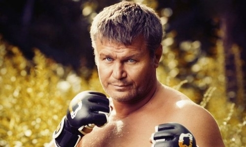 52-летний экс-чемпион UFC из России сделал заявление о бое с Емельяненко