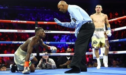 Скандальный боксер уничтожил чемпиона мира и сразится с Ломаченко за звание «абсолюта». Видео нокдауна и нокаута