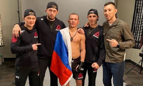 Российский боец казахстанского менеджера чуть не подрался за кулисами турнира с экс-чемпионом UFC. Видео