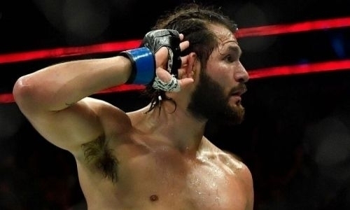«Самому жесткому ублюдку» UFC нашли громкий бой вместо «Канело»