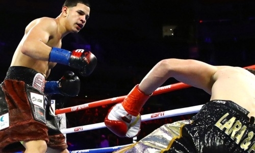 Спарринг-партнер Деревянченко нокаутировал соперника в первом раунде. Видео
