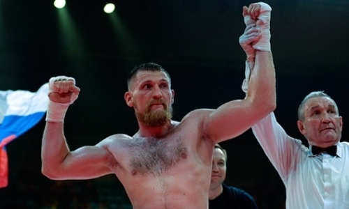 «Русская кувалда» после сенсационного поражения победил нокаутера в андеркарде у Лебедева