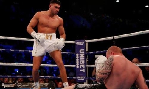 Фьюри одержал сумасшедшую победу за 62 секунды. Видео двух нокдаунов и нокаута