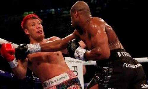 Бой за титул WBC в супертяжелом весе закончился тяжелым нокаутом во втором раунде. Видео