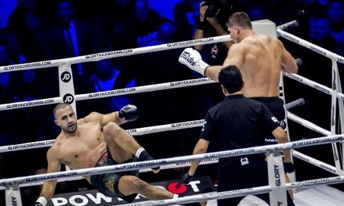 Друг Криштиану Роналду прописал вертушку, наткнулся на блок и проиграл нокаутом. Видео