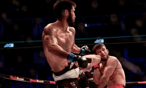 Нокаут казахстанского файтера коленом в голову претендует на звание лучшего по итогам года. Видео