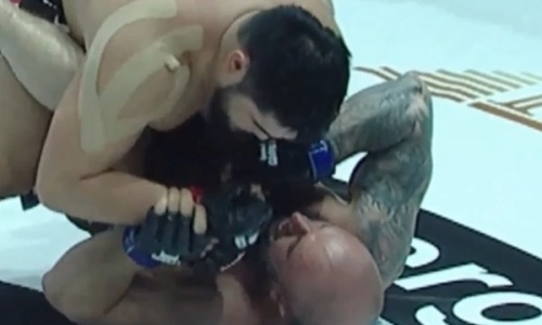 Видео нокаута за 75 секунд, или Как казахстанский супертяж дебютировал в ММА на турнире с Нурмагомедовым