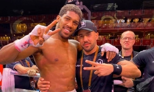 Тренер казахстанского боксера назвал лучшего супертяжеловеса в мире