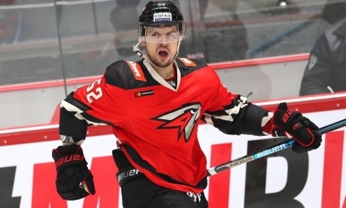 Лидер дивизиона КХЛ оформил разгром на выезде и оторвался от «Барыса»