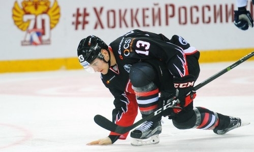 «10 минут — и я бы умер». Российский форвард шокировал подробностями полученной в матче с «Барысом» травмы