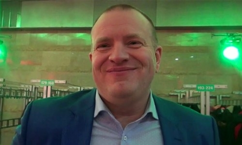 «Два одинаковых момента — два разных решения». Главный арбитр КХЛ снова объяснил незасчитанный гол «Барыса»