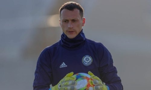 Вратарь сборной Казахстана покинул свой клуб и быстро подписал контракт с новым