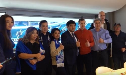 Игроки «Барыса» встретились с постоянными владельцами абонементов