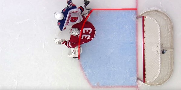 «Два одинаковых момента — два разных решения». Главный арбитр КХЛ снова объяснил незасчитанный гол «Барыса»