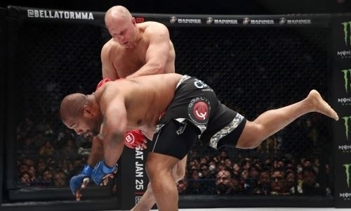 «Я победил самого себя». Экс-чемпион UFC объяснил свое поражение от Федора Емельяненко