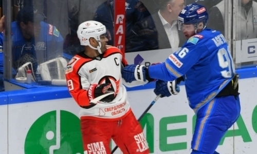 «Автомобилист» после поражения от «Барыса» уступил третий матч подряд в КХЛ